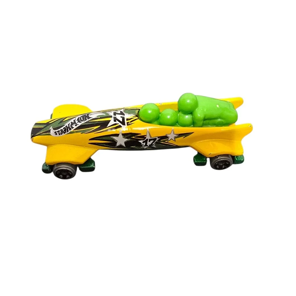Hot‎ Wheels Bobsled Yellow Green #17 Winter Sports Diecast Car 2014 Mattel CFG94